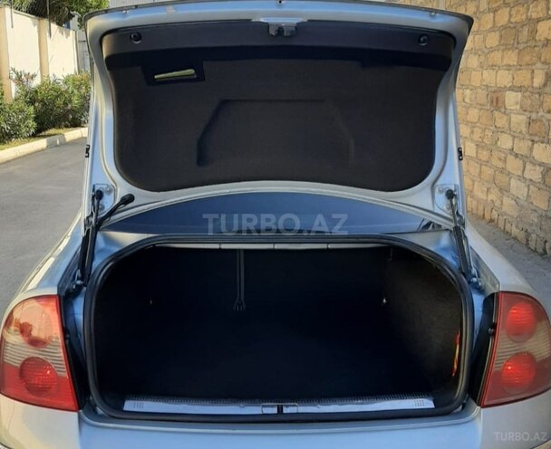 Volkswagen Passat 2004, 335,000 km - 1.8 l - Bakı