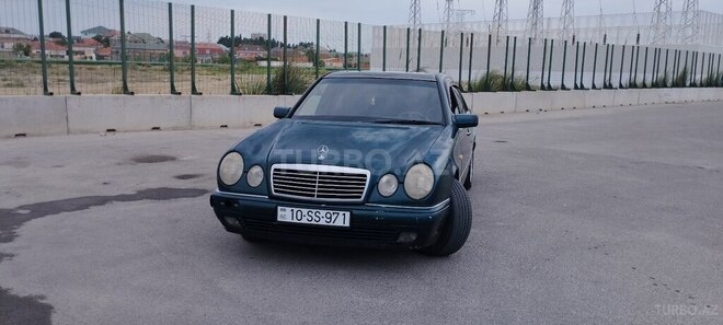 Mercedes E 200