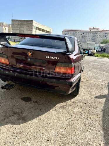 BMW 320 1993, 300,000 km - 2.0 l - Sumqayıt