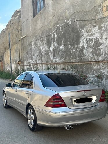 Mercedes C 200