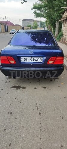 Mercedes E 200