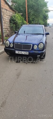 Mercedes E 200