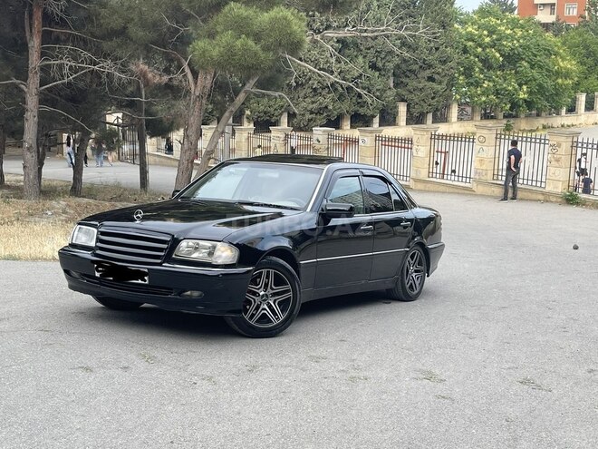 Mercedes C 230