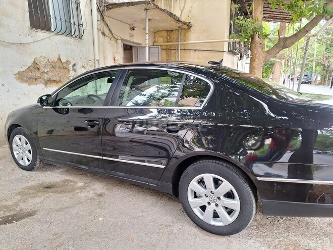 Volkswagen Passat 2005, 256,500 km - 2.0 l - Bakı