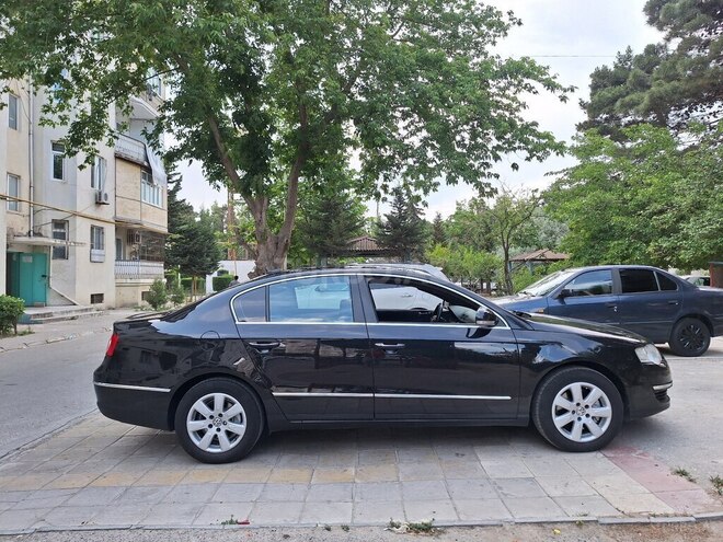 Volkswagen Passat 2005, 256,500 km - 2.0 l - Bakı