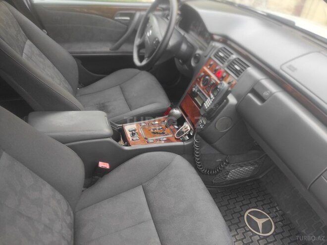 Mercedes E 240 2000, 290,000 km - 2.4 l - Şəmkir