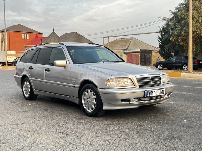 Mercedes C 200