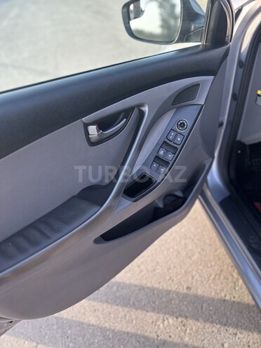 Hyundai Elantra 2015, 246,867 km - 1.8 l - Şirvan