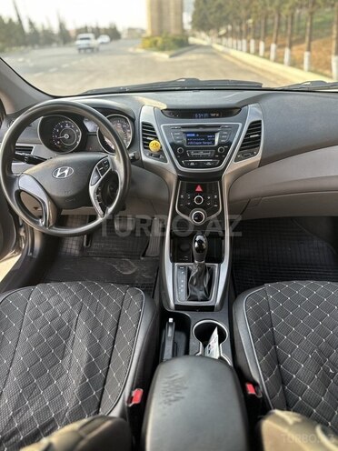 Hyundai Elantra 2015, 246,867 km - 1.8 l - Şirvan