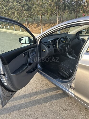 Hyundai Elantra 2015, 246,867 km - 1.8 l - Şirvan