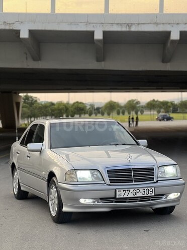 Mercedes C 240