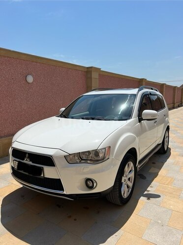 Mitsubishi Outlander 2011, 240,000 km - 3.0 l - Bakı