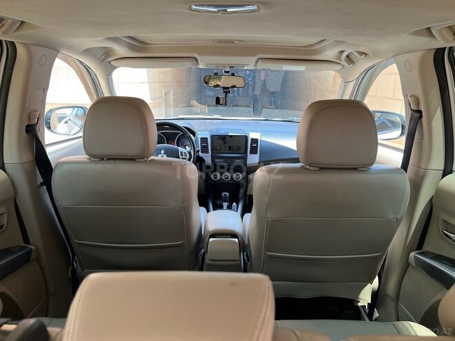 Mitsubishi Outlander 2011, 240,000 km - 3.0 l - Bakı