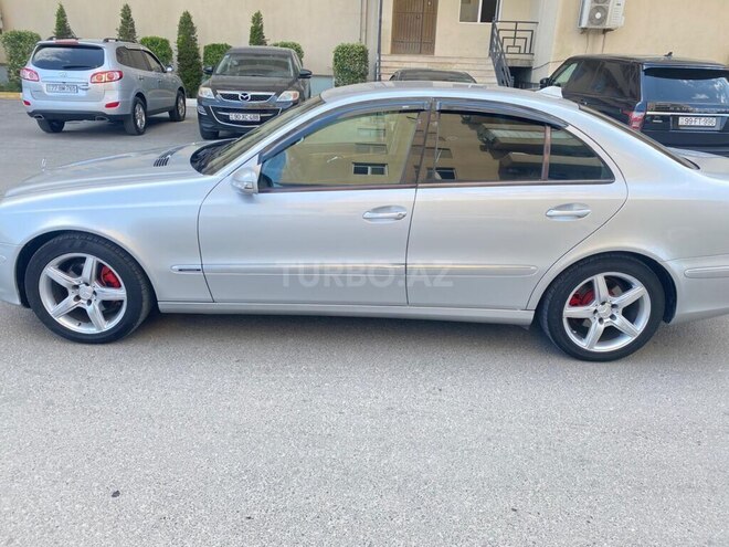 Mercedes E 240