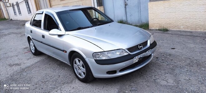 Opel Vectra 1997, 250,000 km - 1.6 l - Gəncə