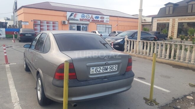 Opel Vectra 1997, 450,000 km - 1.8 л - Bakı