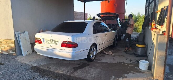 Mercedes E 240 2001, 271,367 km - 2.4 l - Beyləqan
