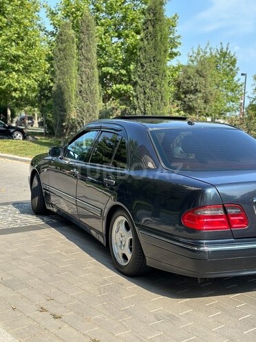 Mercedes E 280