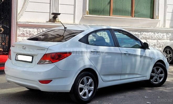 Hyundai Accent