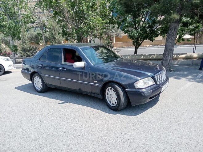 Mercedes C 180