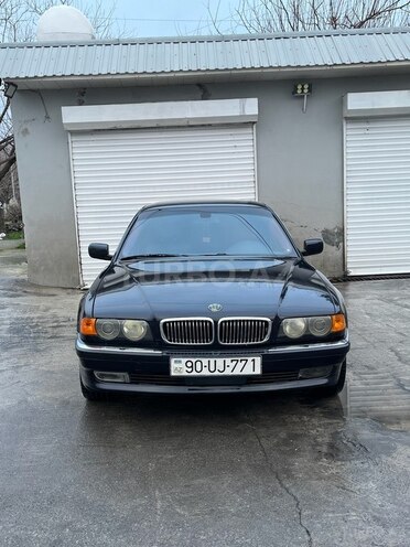 BMW 728