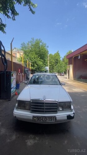 Mercedes E 200