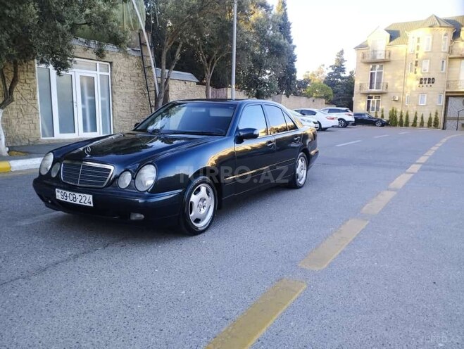 Mercedes E 240