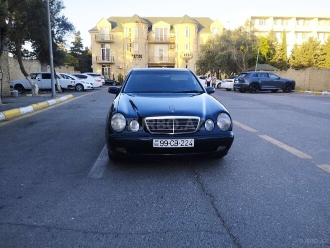 Mercedes E 240