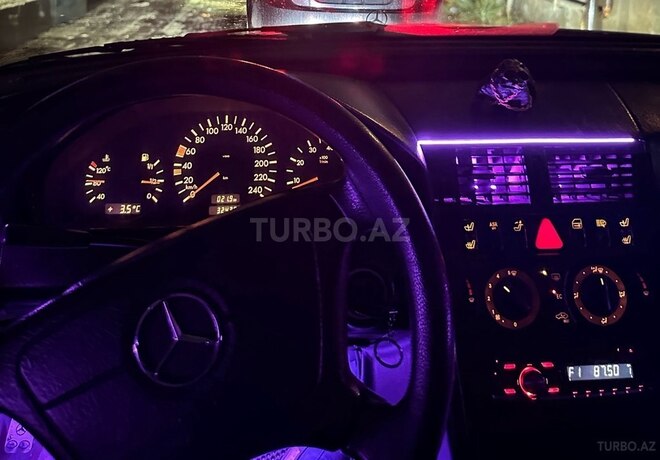 Mercedes C 180 1999, 330,000 km - 1.8 л - Bakı