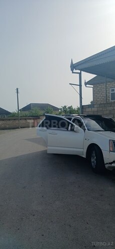 Cadillac SRX 2009, 228,000 km - 4.6 l - Salyan