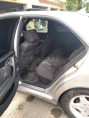 Mercedes E 230 1996, 381,000 km - 2.3 l - Qazax