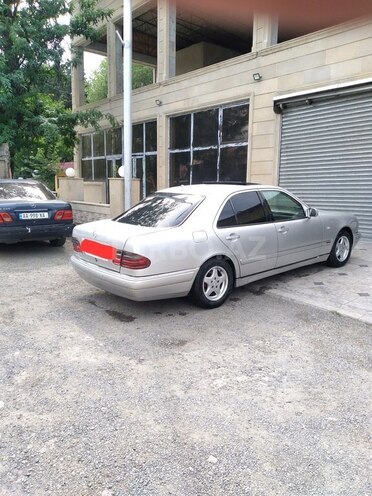 Mercedes E 230 1996, 381,000 km - 2.3 l - Qazax