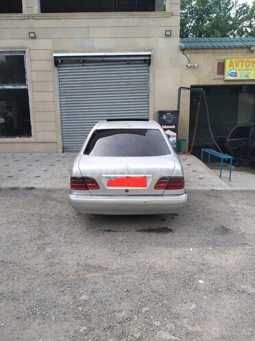 Mercedes E 230 1996, 381,000 km - 2.3 l - Qazax