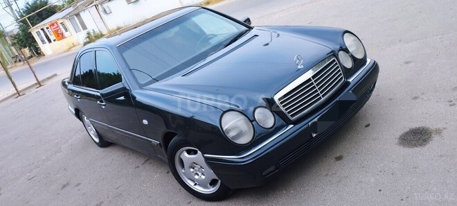 Mercedes E 230