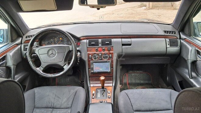Mercedes E 230 1995, 560,000 km - 2.3 l - Bakı