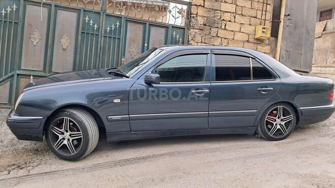 Mercedes E 230 1995, 560,000 km - 2.3 l - Bakı