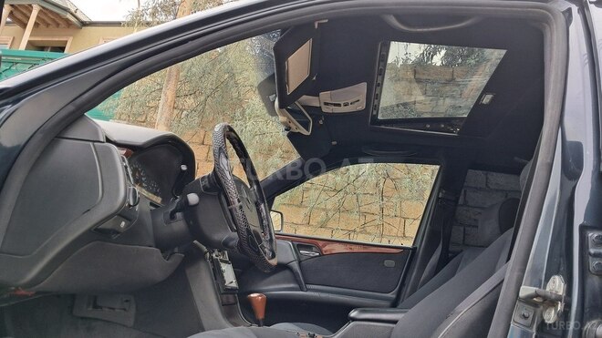 Mercedes E 230 1995, 560,000 km - 2.3 l - Bakı