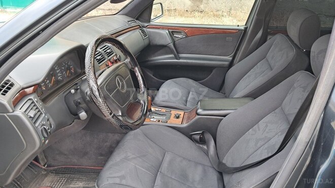 Mercedes E 230 1995, 560,000 km - 2.3 l - Bakı