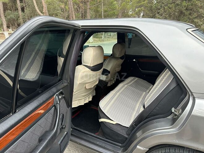 Mercedes E 220 1994, 377,000 km - 2.2 l - Sumqayıt