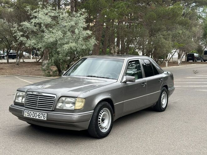 Mercedes E 220 1994, 377,000 km - 2.2 l - Sumqayıt