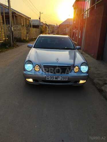 Mercedes E 240