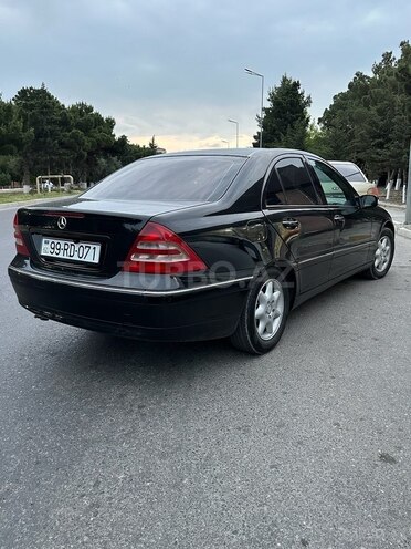 Mercedes C 200