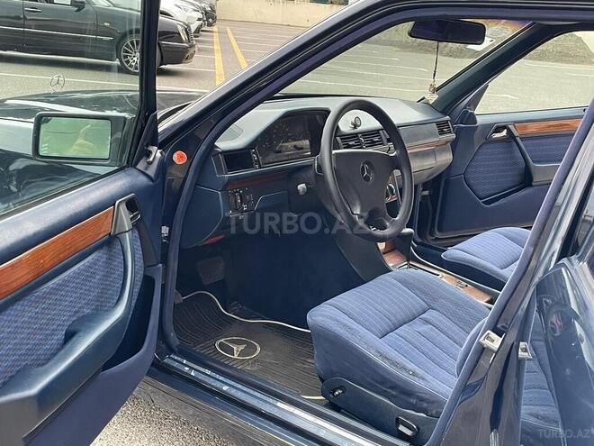 Mercedes E 200 1992, 301,378 km - 2.0 л - Sumqayıt