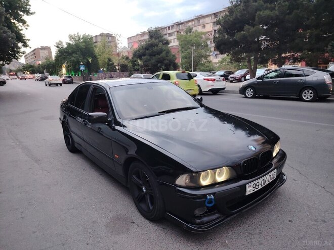 BMW 528 1999, 325,000 km - 2.8 l - Bakı