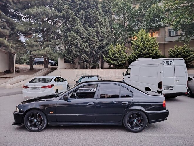 BMW 528 1999, 325,000 km - 2.8 l - Bakı