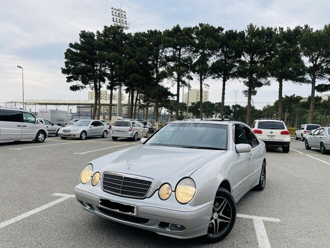 Mercedes E 270 2001, 356,456 km - 2.7 l - Bakı