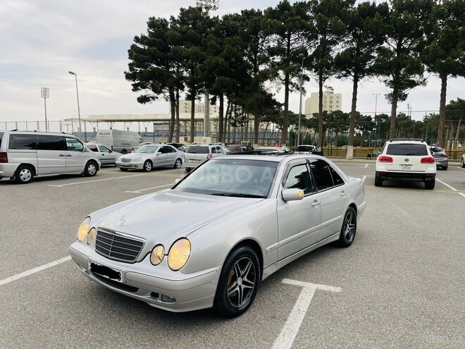 Mercedes E 270 2001, 356,456 km - 2.7 l - Bakı
