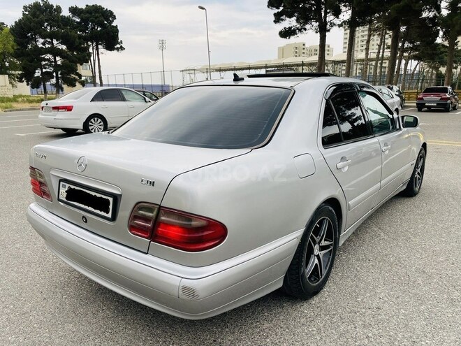 Mercedes E 270 2001, 356,456 km - 2.7 l - Bakı