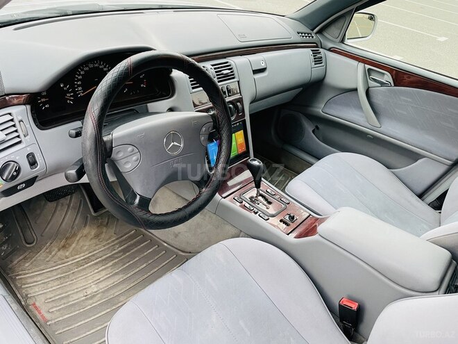 Mercedes E 270 2001, 356,456 km - 2.7 l - Bakı