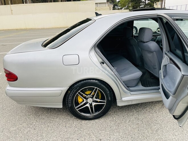 Mercedes E 270 2001, 356,456 km - 2.7 l - Bakı